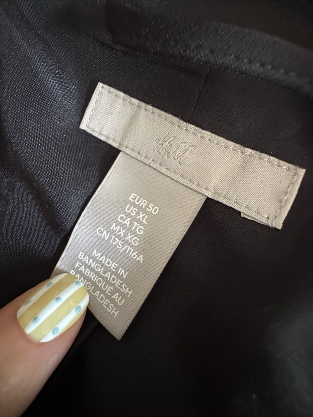 H&M Black Blazer - Picture 2 of 6